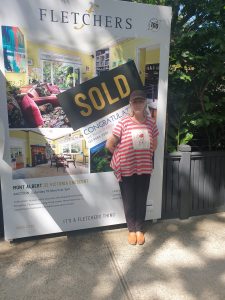 happy home seller thanks to vendor advocate Wendy Chamberlain